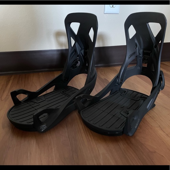 Burton Other - Burton Step-On Bindings; Medium